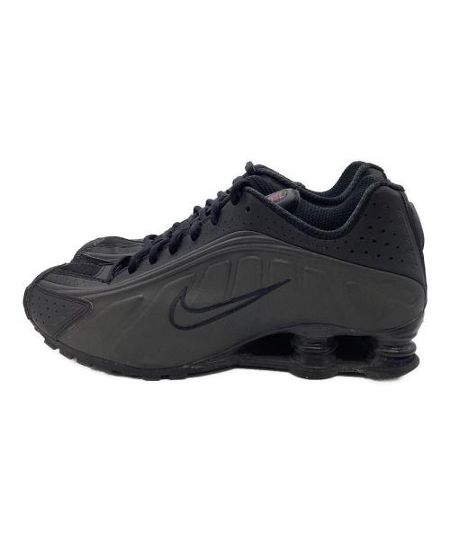 NIKE（ナイキ）NIKE (ナイキ) SHOX R4 HQ1988-001 ブラック サイズ:US9の古着・服飾アイテム