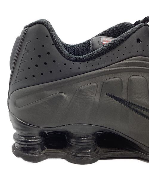 NIKE（ナイキ）NIKE (ナイキ) SHOX R4 HQ1988-001 ブラック サイズ:US9の古着・服飾アイテム