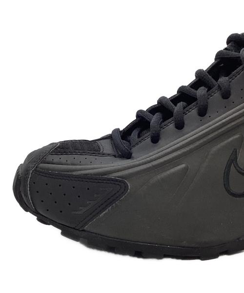 NIKE（ナイキ）NIKE (ナイキ) SHOX R4 HQ1988-001 ブラック サイズ:US9の古着・服飾アイテム