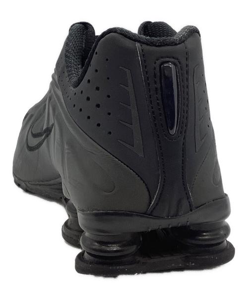 NIKE（ナイキ）NIKE (ナイキ) SHOX R4 HQ1988-001 ブラック サイズ:US9の古着・服飾アイテム