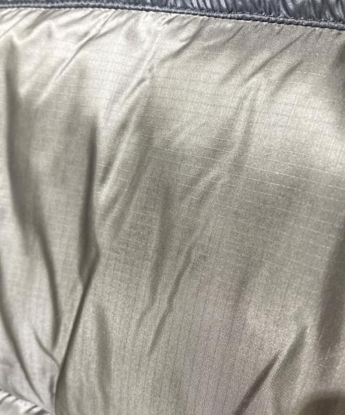 THE NORTH FACE（ザ ノース フェイス）THE NORTH FACE (ザ ノース フェイス) ヌプシ ダウンジャケット グレー×ブラック サイズ:Mの古着・服飾アイテム