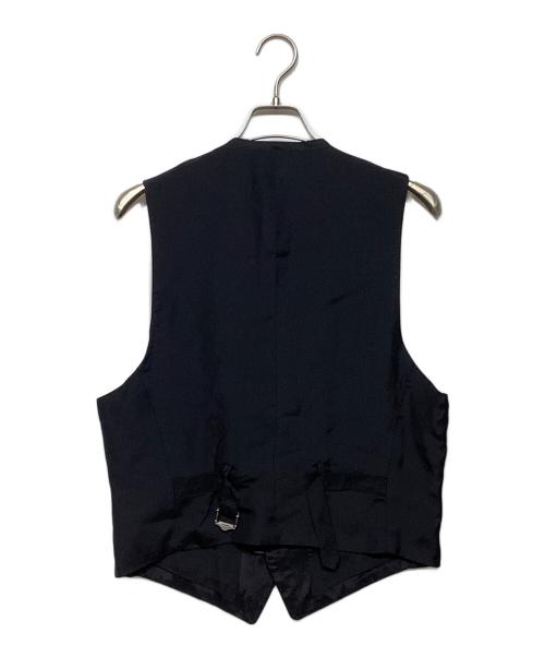 ISSEY MIYAKE（イッセイミヤケ）ISSEY MIYAKE (イッセイミヤケ) プリーツベスト　ME31-FE003 ブラック サイズ:Mの古着・服飾アイテム