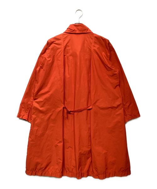 me ISSEY MIYAKE（ミーイッセイ ミヤケ）me ISSEY MIYAKE (ミーイッセイ ミヤケ) ナイロンステンカラーコート　MI62FA321 オレンジ サイズ:Freeの古着・服飾アイテム
