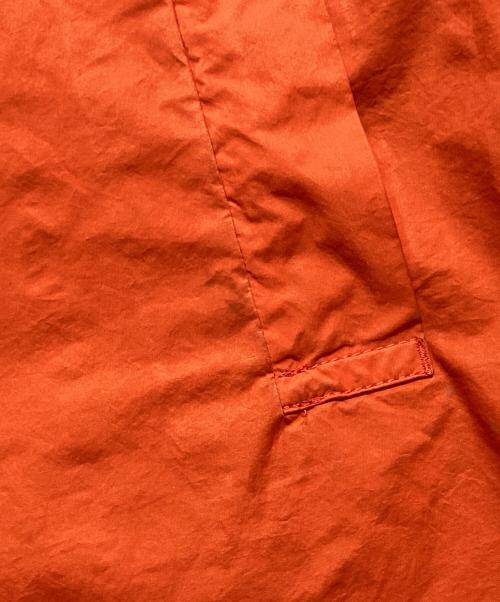 me ISSEY MIYAKE（ミーイッセイ ミヤケ）me ISSEY MIYAKE (ミーイッセイ ミヤケ) ナイロンステンカラーコート　MI62FA321 オレンジ サイズ:Freeの古着・服飾アイテム