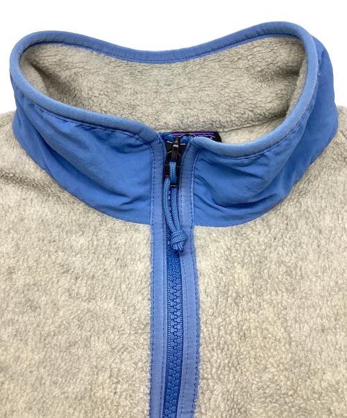 Patagonia（パタゴニア）Patagonia (パタゴニア) ウィメンズ・シンチラ・ジャケット　22955 ベージュ×ブルー サイズ:Mの古着・服飾アイテム