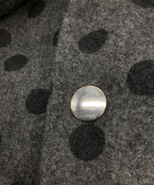 tricot COMME des GARCONS（トリココムデギャルソン）tricot COMME des GARCONS (トリココムデギャルソン) 丸襟ドットダウンジャケット グレー×ブラック サイズ:Sの古着・服飾アイテム