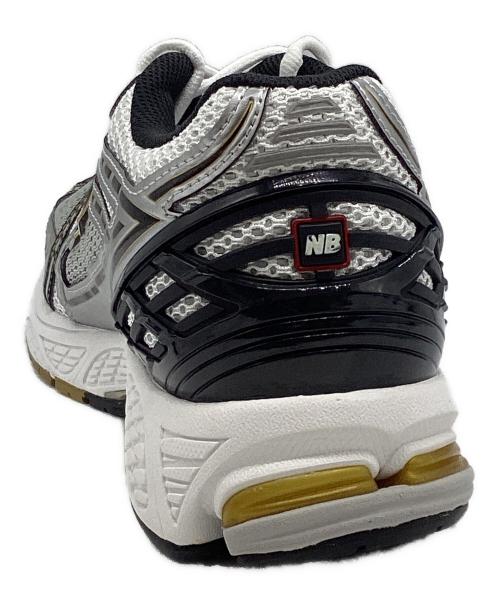 NEW BALANCE（ニューバランス）NEW BALANCE (ニューバランス) M1906RA SILVER  グレー×ホワイト サイズ:US10の古着・服飾アイテム