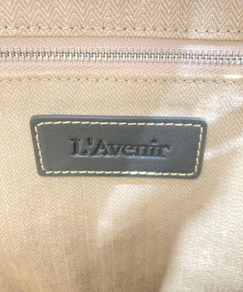 L'Avenir（ラヴェニール）L'Avenir (ラヴェニール) Alaas ハンドバッグ ホワイト×ブラックの古着・服飾アイテム