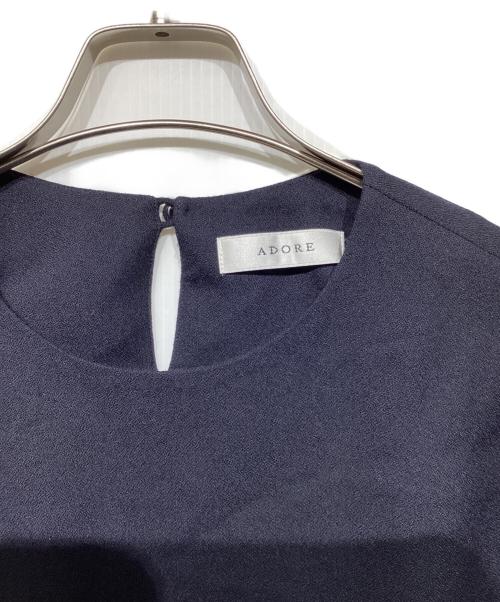 ADORE（アドーア）ADORE (アドーア) ベーシックアムンゼンブラウス5311210927 ネイビー サイズ:38の古着・服飾アイテム