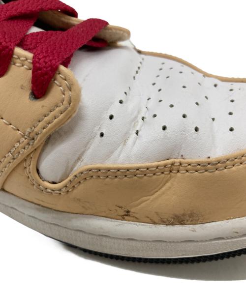 NIKE（ナイキ）NIKE (ナイキ) Air Jordan 1 Mid Beige/Cardinal Red ベージュ×ホワイト サイズ:US11 / UK10 / EUR45 / 29cmの古着・服飾アイテム