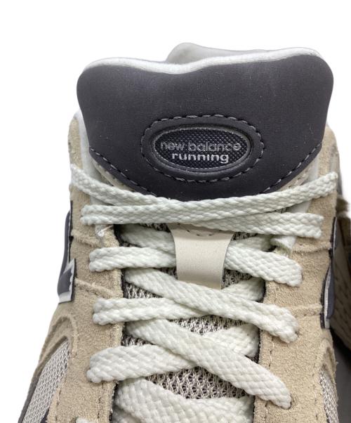 NEW BALANCE（ニューバランス）NEW BALANCE (ニューバランス) M2002RFA ローカットスニーカー ベージュ×グレー サイズ:US6.5の古着・服飾アイテム