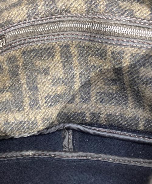 FENDI（フェンディ）FENDI (フェンディ) ズッカ柄 マンマバケット ウールワンショルダーバッグ ブラウンの古着・服飾アイテム