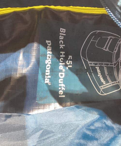Patagonia（パタゴニア）Patagonia (パタゴニア) Black Hole Duffel Bag ブルー×イエローの古着・服飾アイテム