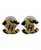 CHANELシャネル）の古着「ウッド調 ココマークピアス　02P刻印」｜イエロー