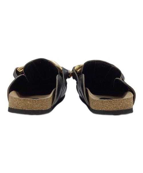 J.W.ANDERSON（ジェイダブリューアンダーソン）J.W.ANDERSON (ジェイダブリューアンダーソン) タン chain ミュール ブラック サイズ:41の古着・服飾アイテム