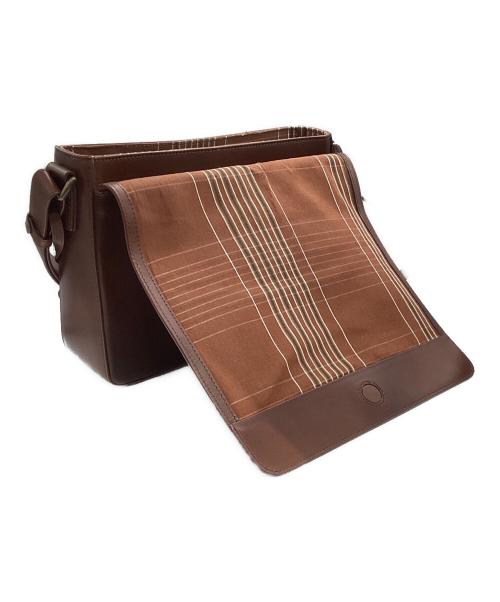 MOTHERHOUSE（マザーハウス）MOTHERHOUSE (マザーハウス) アンティーク B5 ショルダー ブラウンの古着・服飾アイテム