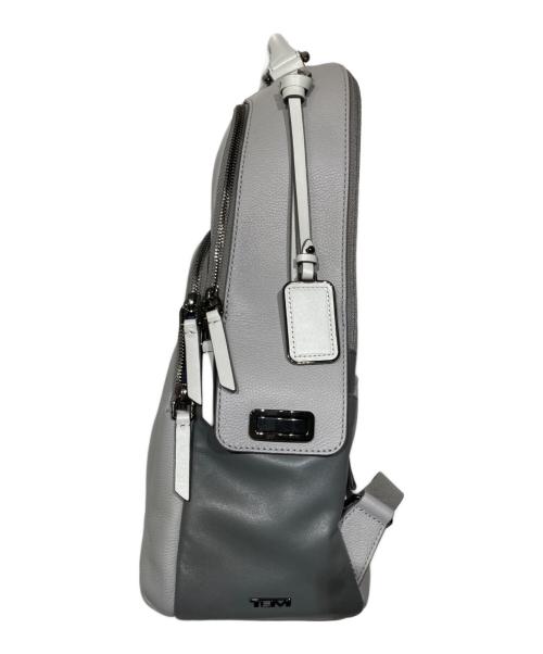 TUMI（トゥミ）TUMI (トゥミ) GEMMA BACKPACK グレーの古着・服飾アイテム