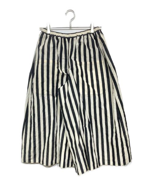 apuntob（アプントビー）apuntob (アプントビー) GATHERED PANT ブラック×ホワイト サイズ:Mの古着・服飾アイテム