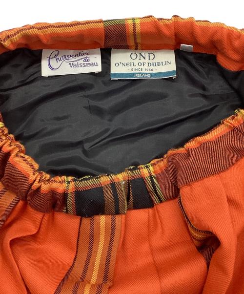 O'NEIL OF DUBLIN（オニールオブダブリン）O'NEIL OF DUBLIN (オニールオブダブリン) charpentier de vaisseau (シャルパンティエ ドゥ ヴェッソ) チェックプリーツスカート オレンジ サイズ:-の古着・服飾アイテム