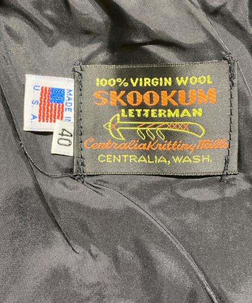 skookum（スクーカム）skookum (スクーカム) ENCINITAS (エンシニータス) 別注スタジャン ネイビー サイズ:40の古着・服飾アイテム