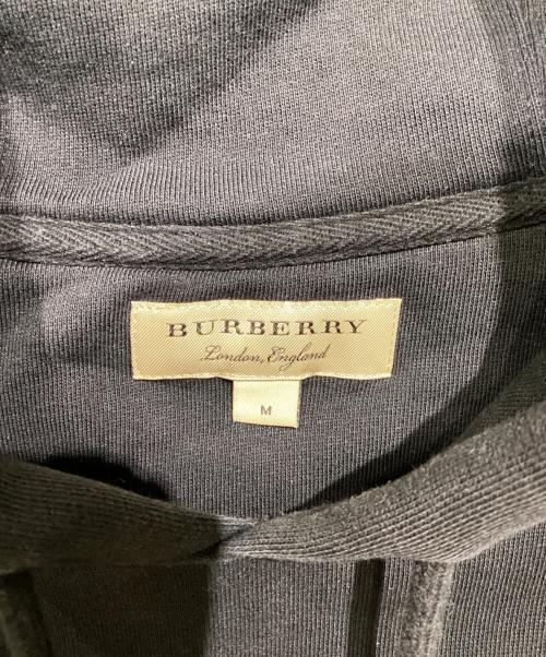 BURBERRY（バーバリー）BURBERRY (バーバリー) エンブロイダリーロゴ プルオーバーパーカー ブラック サイズ:Mの古着・服飾アイテム