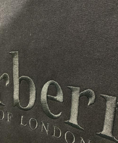 BURBERRY（バーバリー）BURBERRY (バーバリー) エンブロイダリーロゴ プルオーバーパーカー ブラック サイズ:Mの古着・服飾アイテム