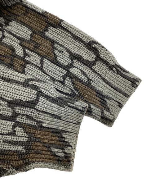 SUPREME（シュプリーム）SUPREME (シュプリーム) Old English Printed Sweater Camo グレー×ブラウン サイズ:Mの古着・服飾アイテム