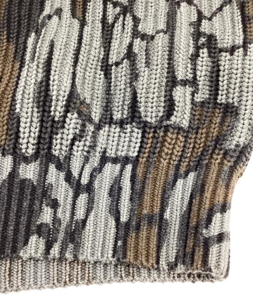 SUPREME（シュプリーム）SUPREME (シュプリーム) Old English Printed Sweater Camo グレー×ブラウン サイズ:Mの古着・服飾アイテム