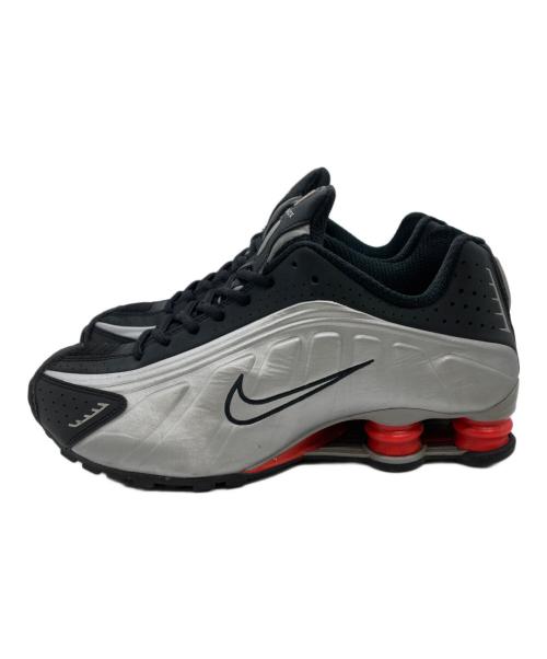 NIKE（ナイキ）NIKE (ナイキ) SHOX R4 METALLIC SILVER グレー×レッド サイズ:26の古着・服飾アイテム
