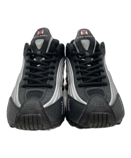 NIKE（ナイキ）NIKE (ナイキ) SHOX R4 METALLIC SILVER グレー×レッド サイズ:26の古着・服飾アイテム