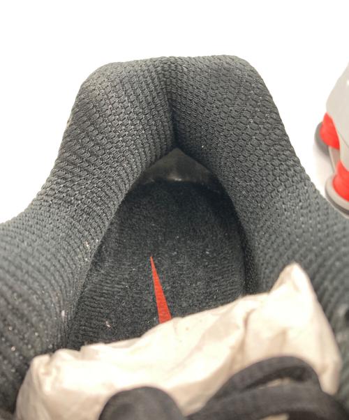 NIKE（ナイキ）NIKE (ナイキ) SHOX R4 METALLIC SILVER グレー×レッド サイズ:26の古着・服飾アイテム