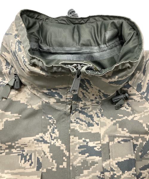 US ARMY（ユーエスアーミー）US ARMY (ユーエスアーミー) APECS PARKA グレー×オリーブ サイズ:LARGE/REGULARの古着・服飾アイテム
