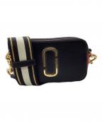 MARC JACOBSマークジェイコブズ）の古着「スナップショットショルダーバッグM0012007-011」｜ブラック×レッド