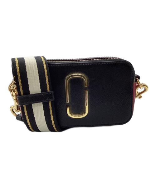 MARC JACOBS（マークジェイコブズ）MARC JACOBS (マークジェイコブズ) スナップショットショルダーバッグM0012007-011 ブラック×レッドの古着・服飾アイテム