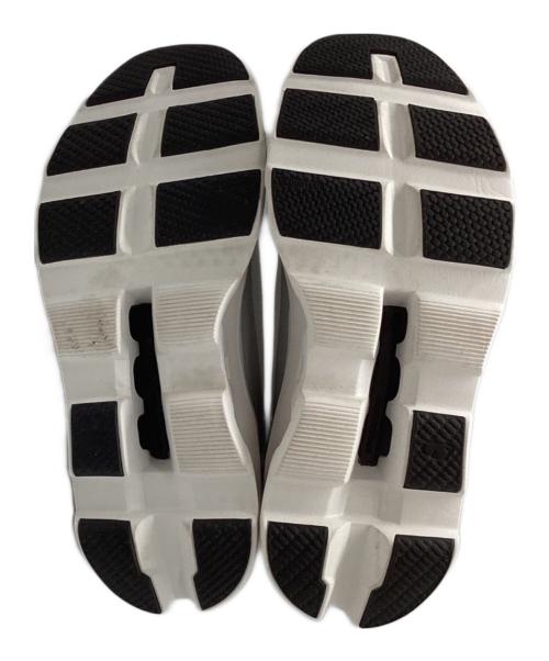 on（オン）on (オン) 61.98434　CLOUDMONSTER　クラウドモンスター ホワイト×グレー サイズ:US　M8.5の古着・服飾アイテム