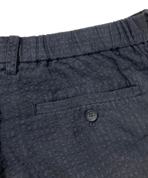 ISSEY MIYAKE MEN（イッセイミヤケメン）ISSEY MIYAKE MEN (イッセイミヤケメン) シアサッカーパンツ　ME61FF134 ブラック サイズ:3の古着・服飾アイテム