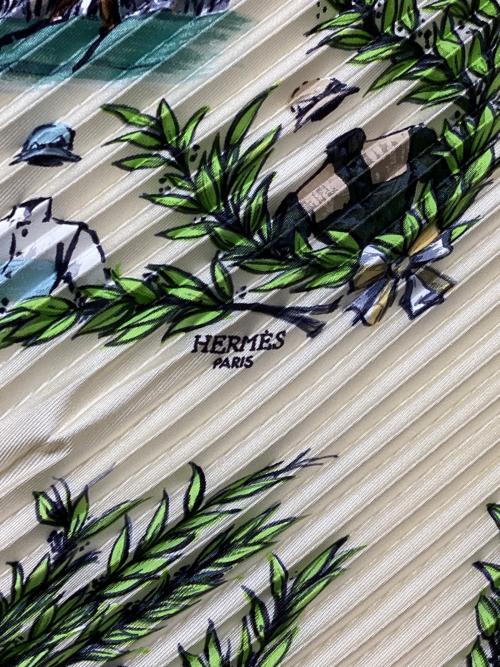 HERMES（エルメス）HERMES (エルメス) カレ 90 プリーツスカーフ ベージュの古着・服飾アイテム