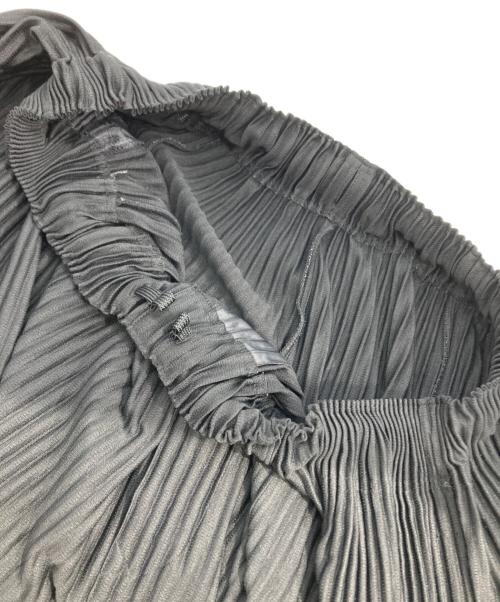HOMME PLISSE ISSEY MIYAKE（オム プリッセ イッセイ ミヤケ）HOMME PLISSE ISSEY MIYAKE (オム プリッセ イッセイ ミヤケ) プリーツワイドパンツ ブラック サイズ:2の古着・服飾アイテム