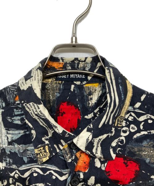 ISSEY MIYAKE（イッセイミヤケ）ISSEY MIYAKE (イッセイミヤケ) 総柄レーヨンシャツ ブラック×マルチカラー サイズ:Mの古着・服飾アイテム