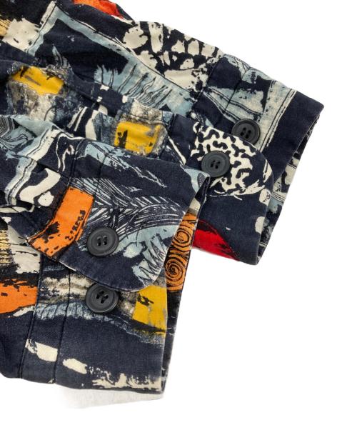 ISSEY MIYAKE（イッセイミヤケ）ISSEY MIYAKE (イッセイミヤケ) 総柄レーヨンシャツ ブラック×マルチカラー サイズ:Mの古着・服飾アイテム