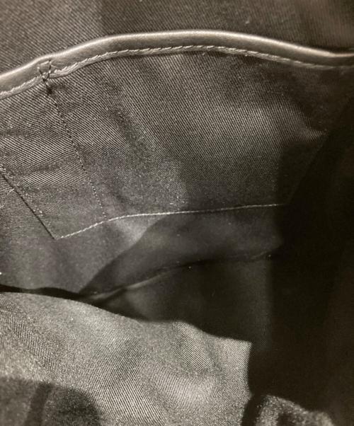 TUMI（トゥミ）TUMI (トゥミ) レザーショルダーバッグ ブラックの古着・服飾アイテム