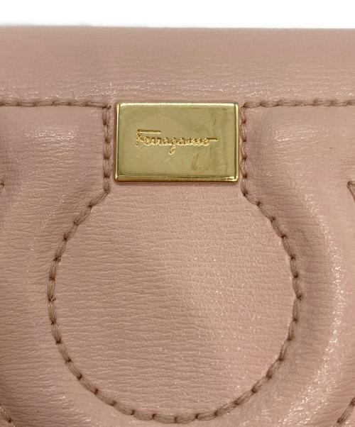 Salvatore Ferragamo（サルヴァトーレ フェラガモ）Salvatore Ferragamo (サルヴァトーレ フェラガモ) KM-22　ガンチーニ 長財布 ピンクの古着・服飾アイテム