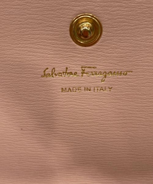 Salvatore Ferragamo（サルヴァトーレ フェラガモ）Salvatore Ferragamo (サルヴァトーレ フェラガモ) KM-22　ガンチーニ 長財布 ピンクの古着・服飾アイテム