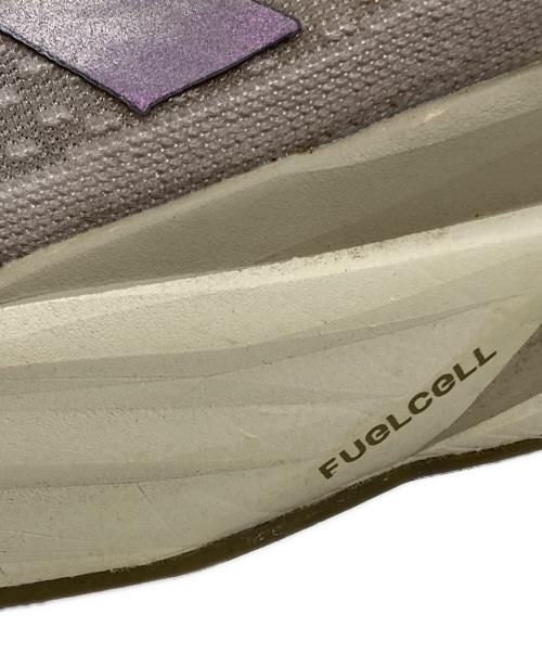 NEW BALANCE（ニューバランス）NEW BALANCE (ニューバランス) FuelCell Rebel v5 グレー×パープル サイズ:27cmの古着・服飾アイテム
