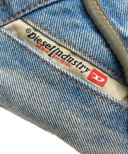 DIESEL（ディーゼル）DIESEL (ディーゼル) ストーンウォッシュデニム ベルトバッグ ライトインディゴの古着・服飾アイテム
