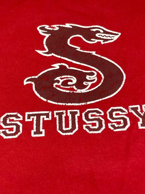 stussy（ステューシー）stussy (ステューシー) ドラゴンプリントTシャツ レッド サイズ:Sの古着・服飾アイテム