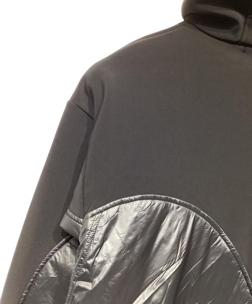 UN3D.（アンスリード）UN3D. (アンスリード) WAVE LINE PADDED HOODIE ブラック サイズ:36の古着・服飾アイテム