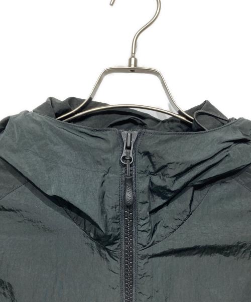 PALACE（パレス）PALACE (パレス) UTILITY IRIDESCENT JACKET VEST ブラック×グリーン サイズ:Mの古着・服飾アイテム