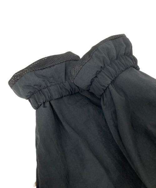 PALACE（パレス）PALACE (パレス) UTILITY IRIDESCENT JACKET VEST ブラック×グリーン サイズ:Mの古着・服飾アイテム