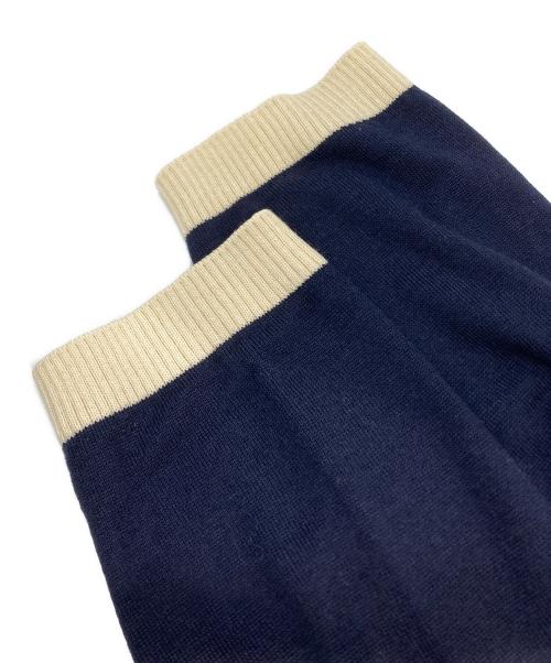 GUCCI（グッチ）GUCCI (グッチ) Bee刺繍 Vネックカーディガン ネイビー×ホワイト サイズ:Lの古着・服飾アイテム